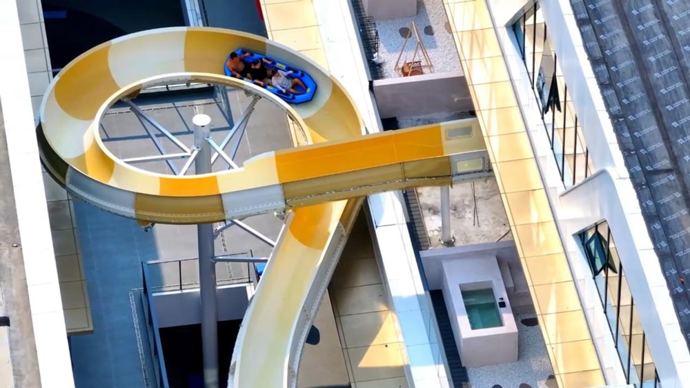 激流过山车｜当速度拥抱水花，掀起水上狂欢盛宴